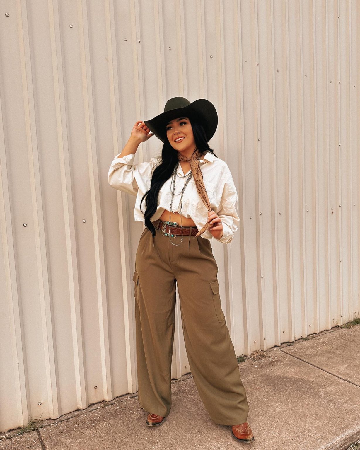 32 Cowboy Outfit Ideas for Women: Modern & Traditional Styles - Your ...